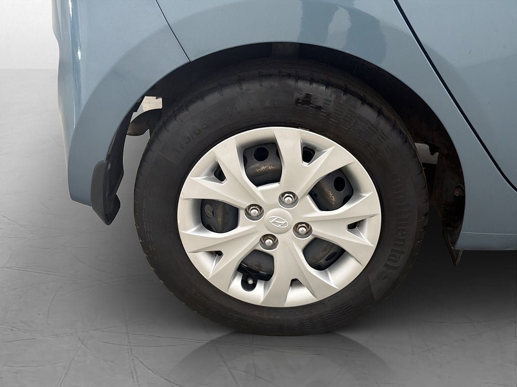 Vehicle Image 23