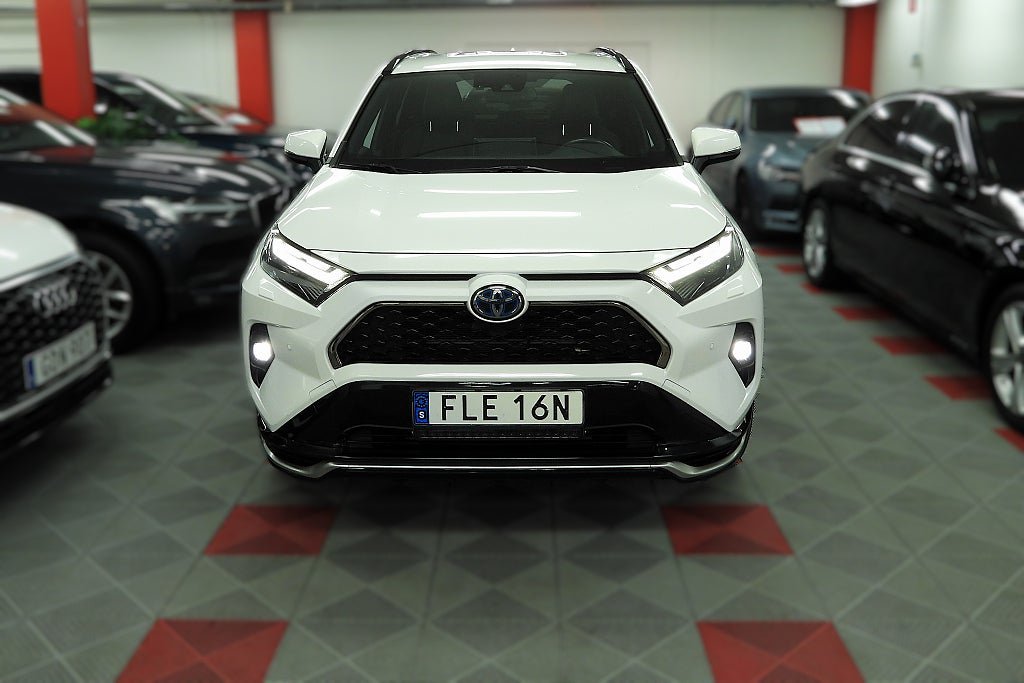 Vehicle Image 6