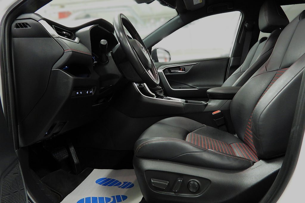 Vehicle Image 17