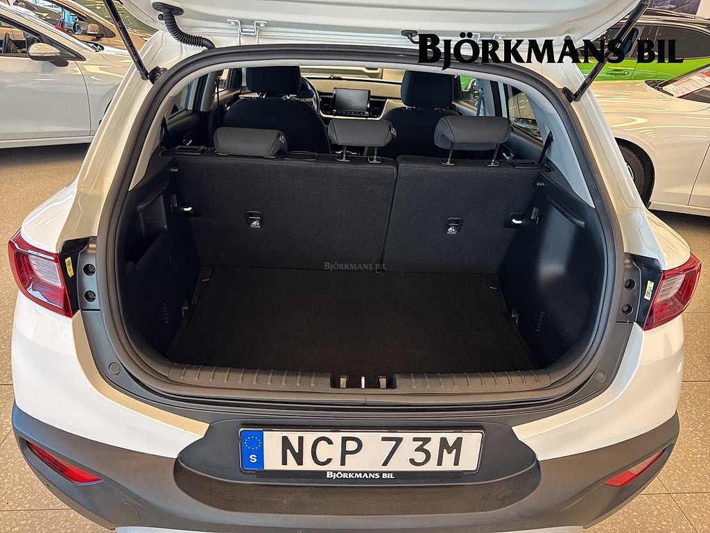 Vehicle Image 14
