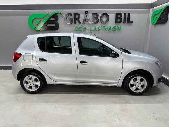 Vehicle Image 6