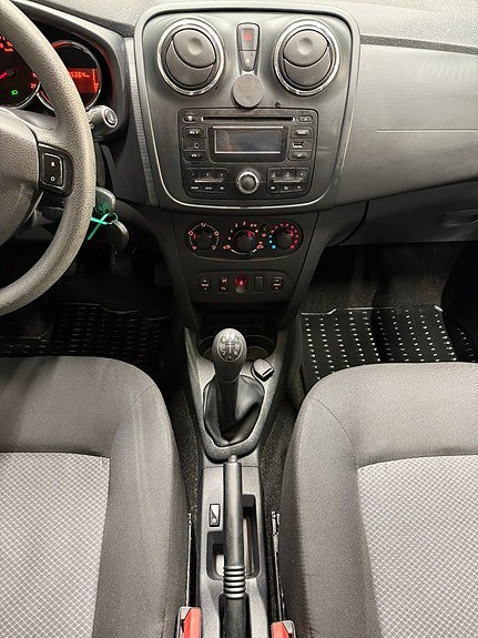 Vehicle Image 18