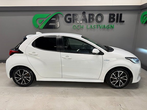 Vehicle Image 6