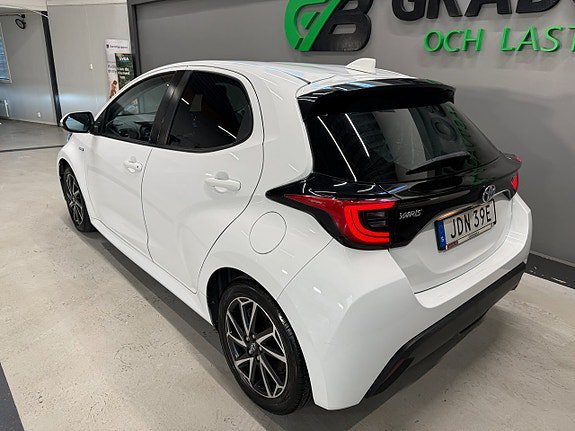 Vehicle Image 7
