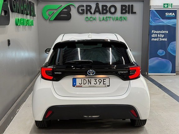 Vehicle Image 8