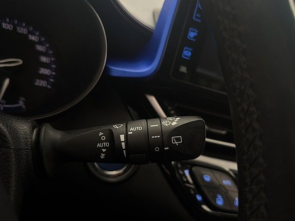 Vehicle Image 23