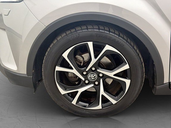 Vehicle Image 32