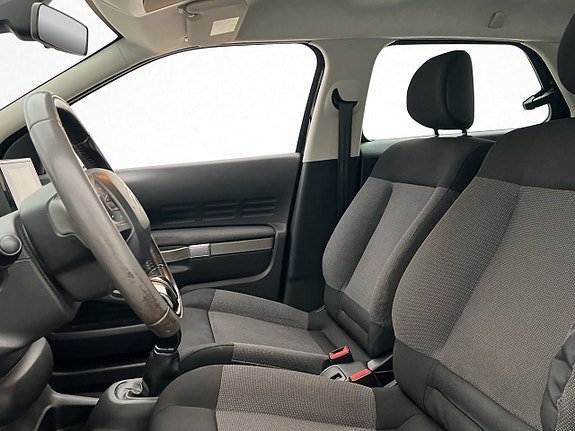 Vehicle Image 11
