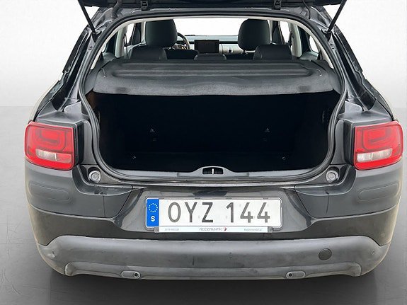 Vehicle Image 25