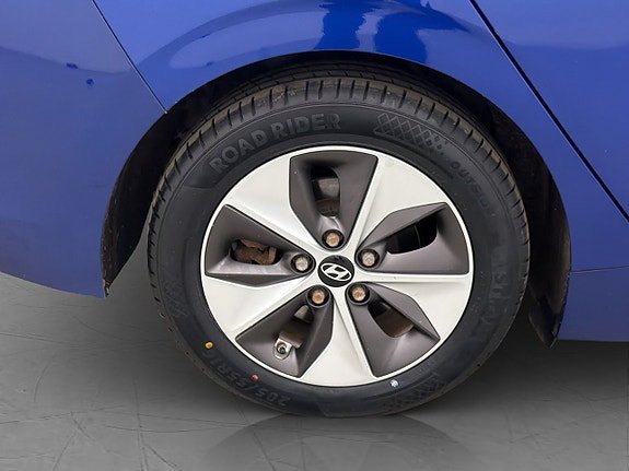 Vehicle Image 35