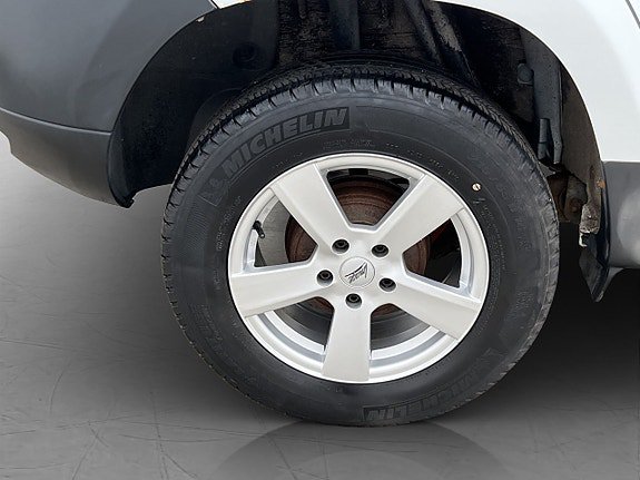 Vehicle Image 24