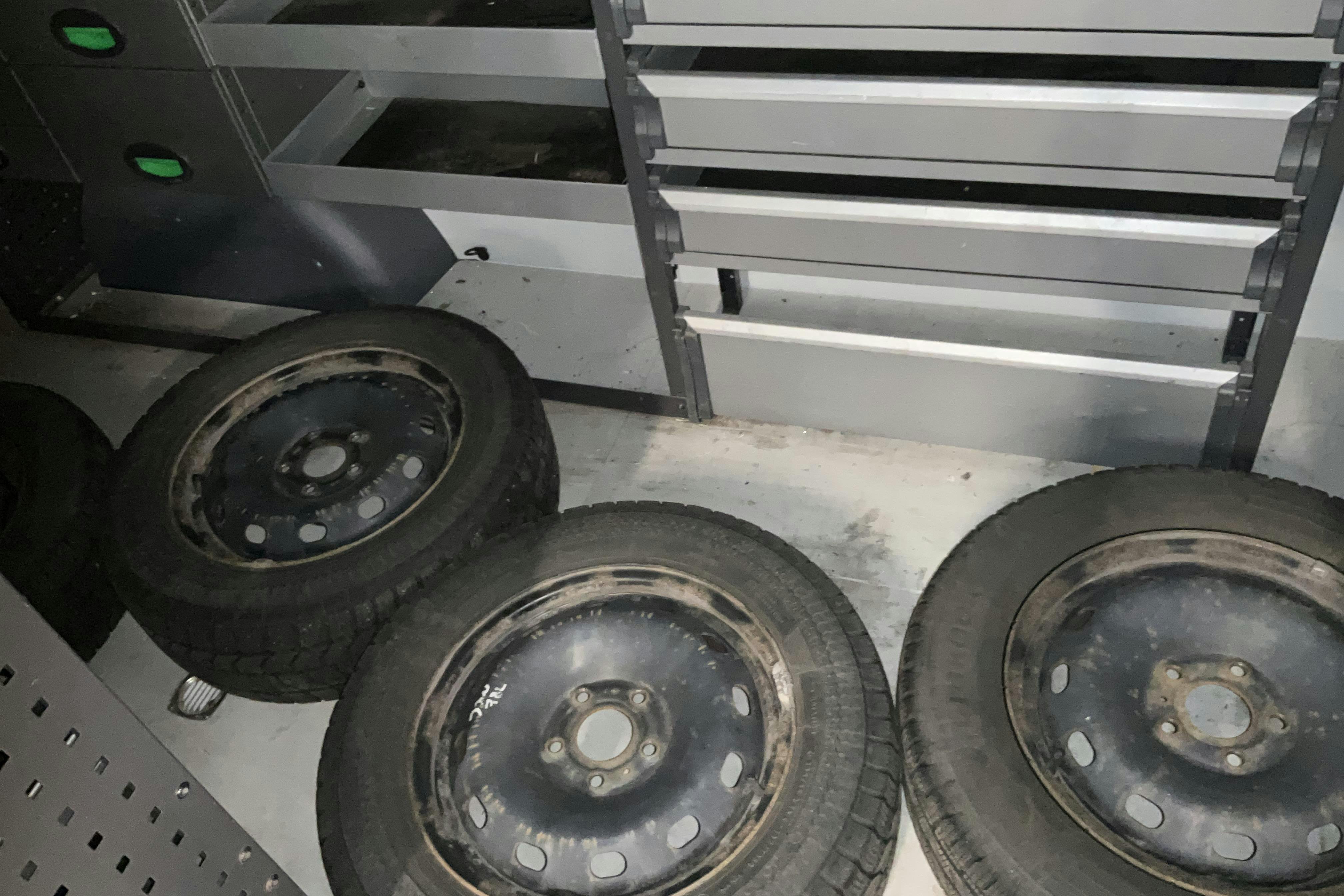 Vehicle Image 16
