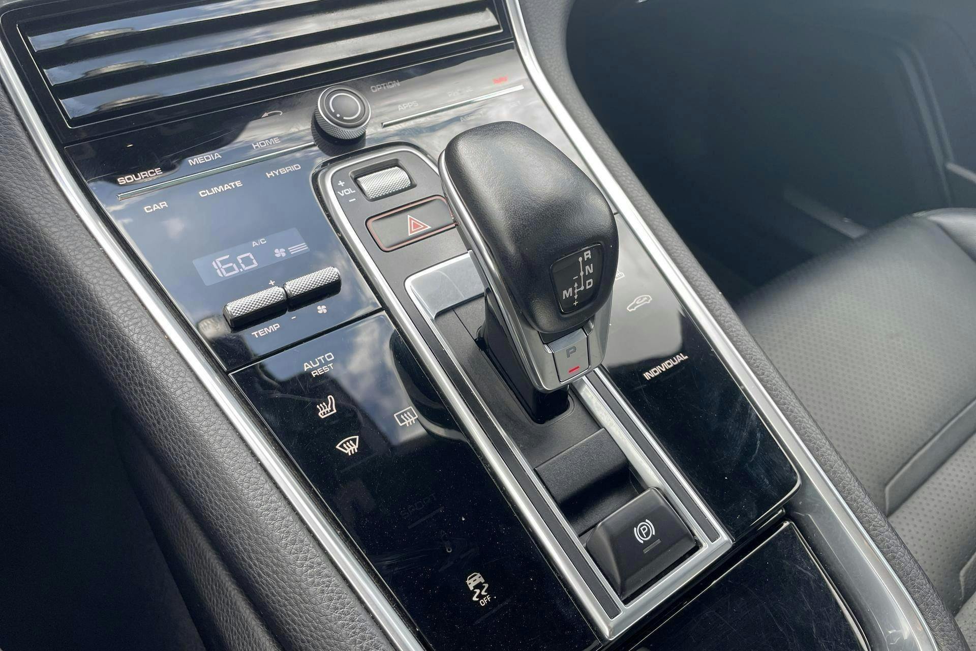 Vehicle Image 18