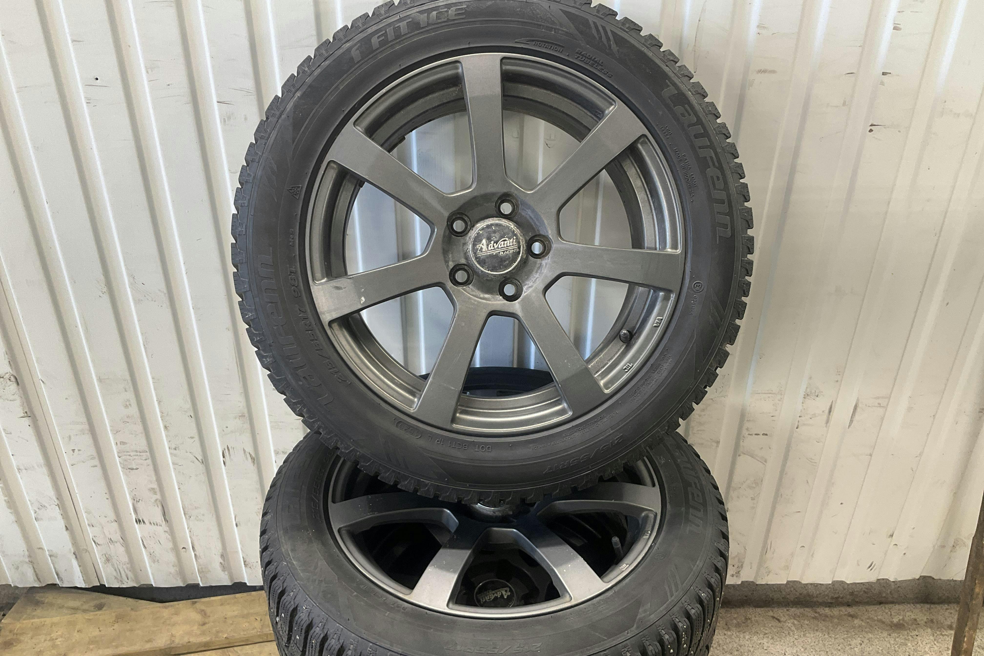 Vehicle Image 16