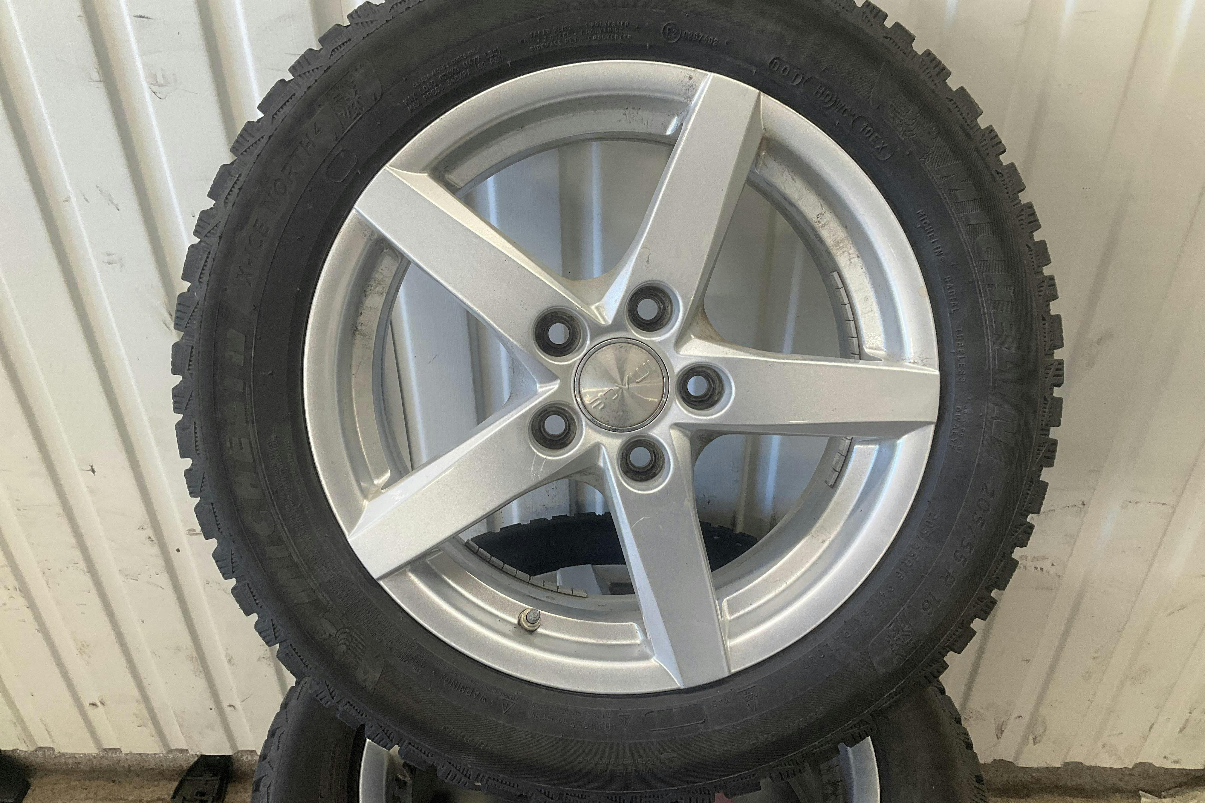 Vehicle Image 22