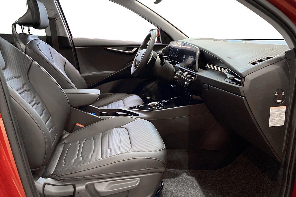 Vehicle Image 13