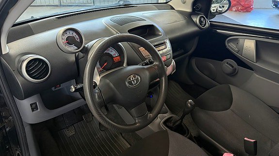 Vehicle Image 11