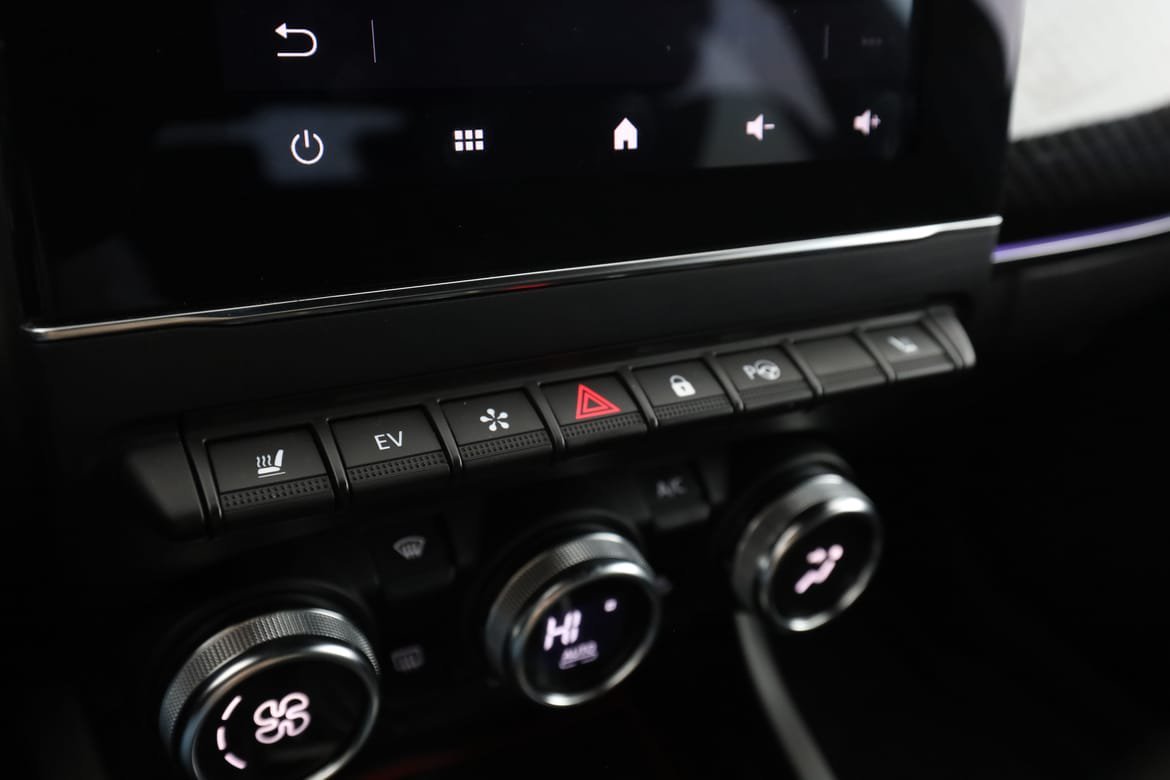 Vehicle Image 25