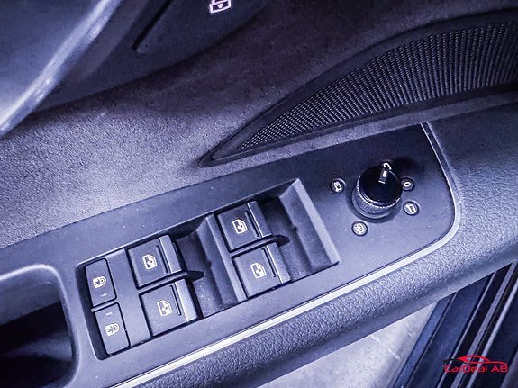 Vehicle Image 34