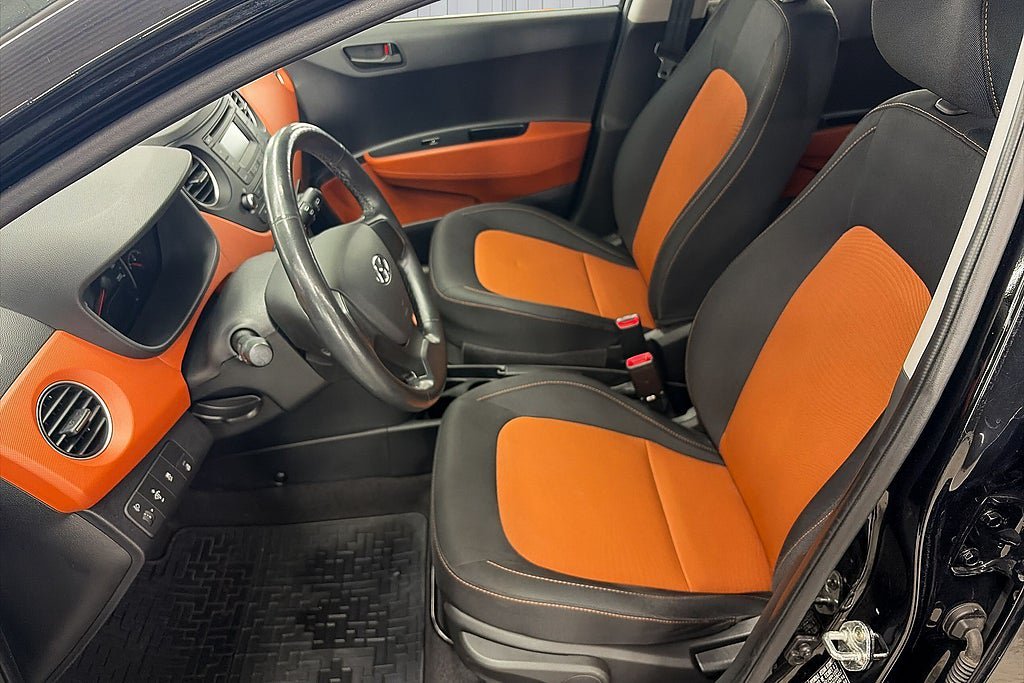 Vehicle Image 15