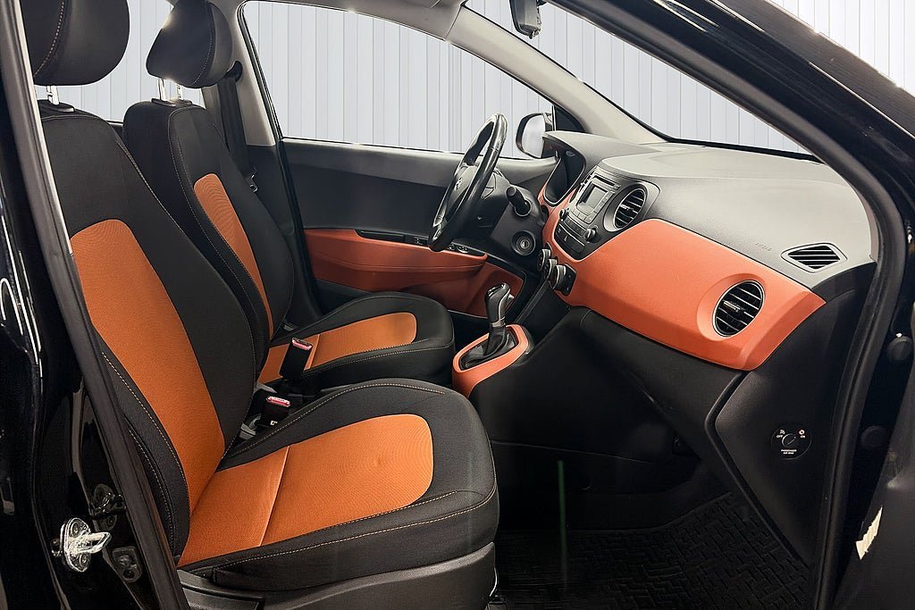 Vehicle Image 16