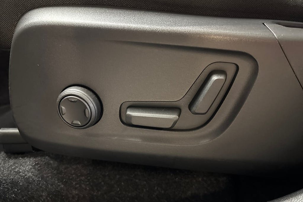 Vehicle Image 26