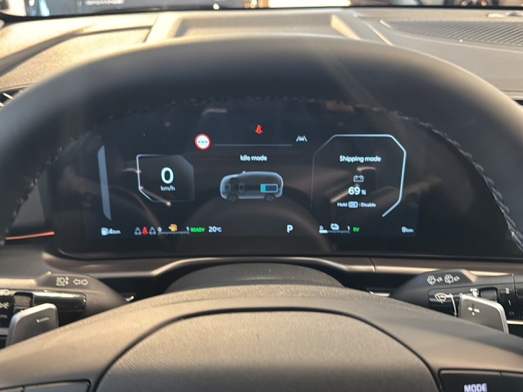 Vehicle Image 10