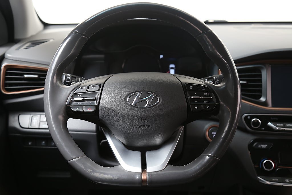 Vehicle Image 18