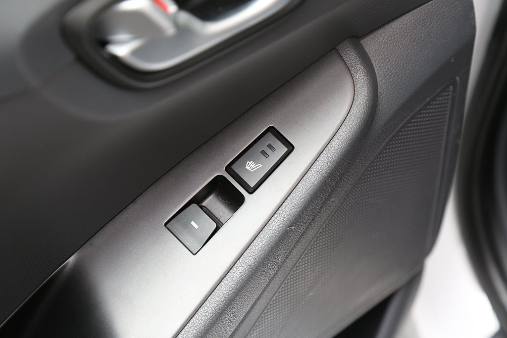 Vehicle Image 25