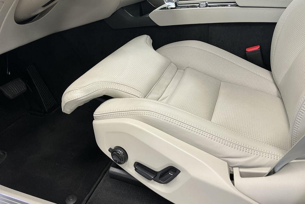 Vehicle Image 26