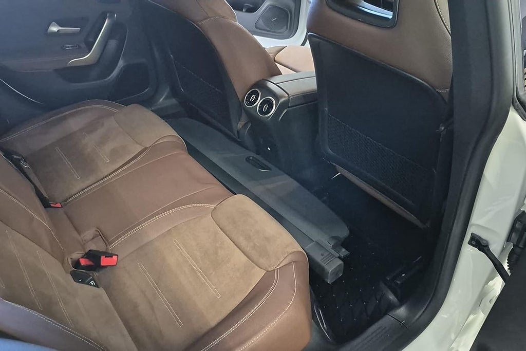 Vehicle Image 33