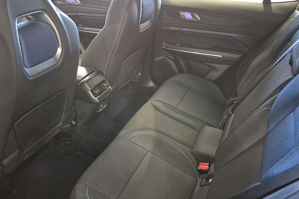 Vehicle Image 35