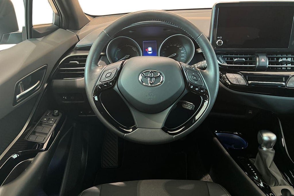 Vehicle Image 11