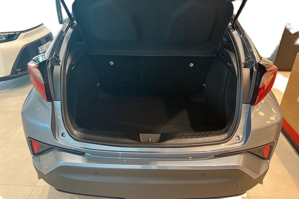 Vehicle Image 12