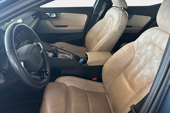 Vehicle Image 26