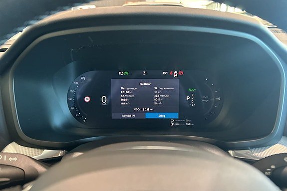 Vehicle Image 32