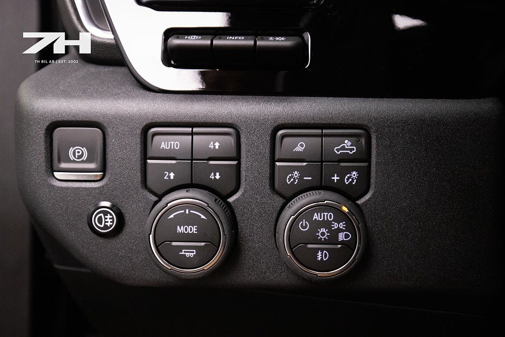 Vehicle Image 30