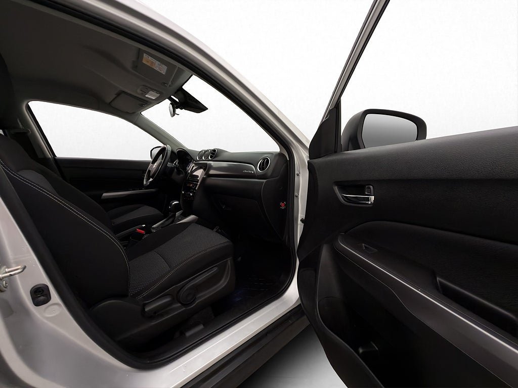 Vehicle Image 11