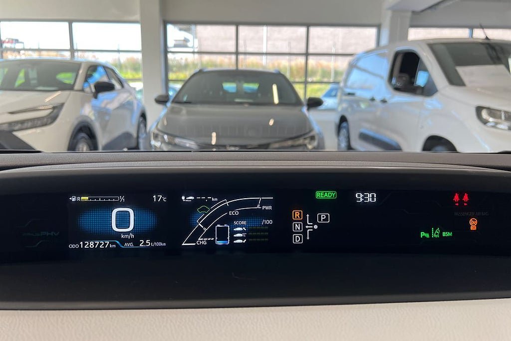 Vehicle Image 16