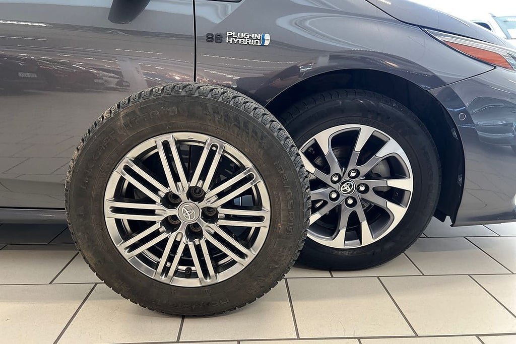 Vehicle Image 21