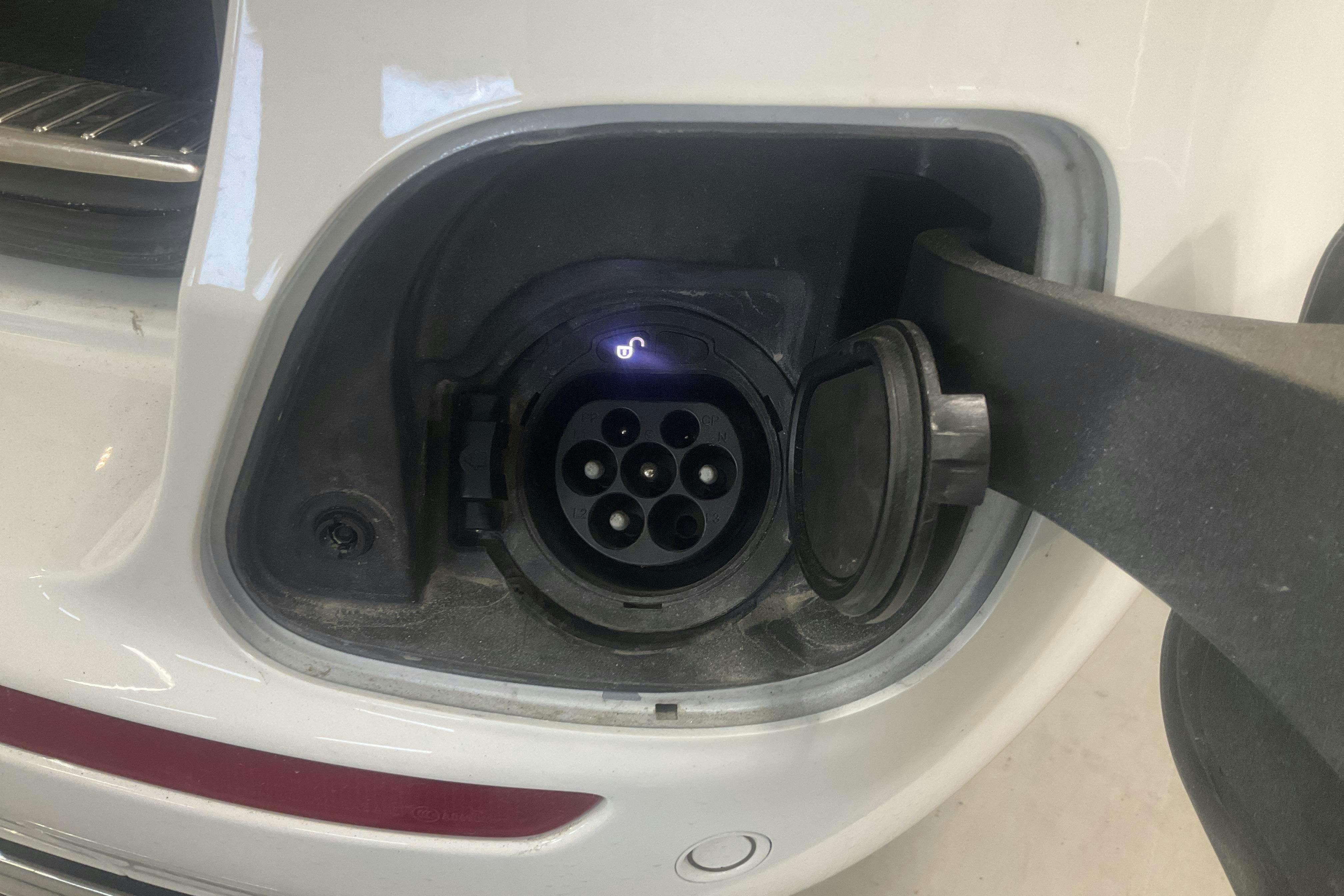 Vehicle Image 21