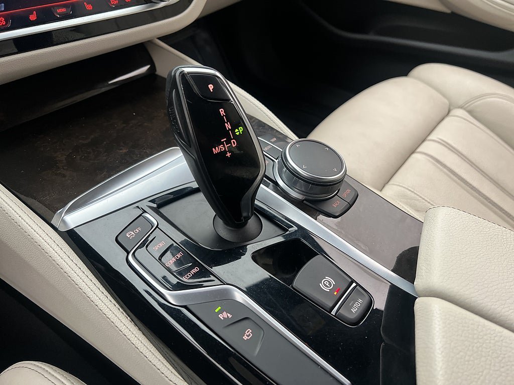 Vehicle Image 27