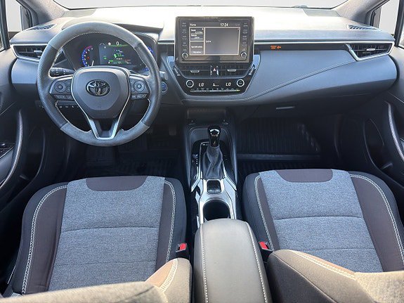Vehicle Image 10