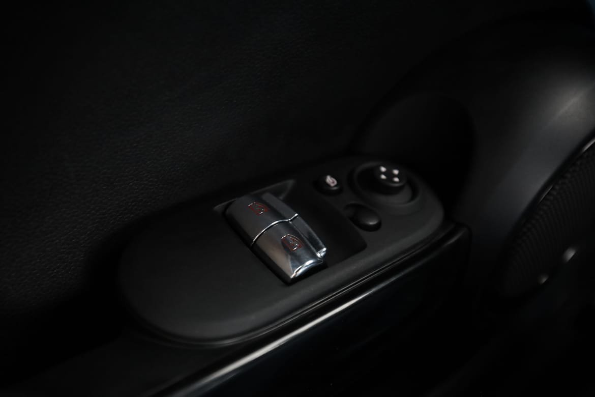 Vehicle Image 36