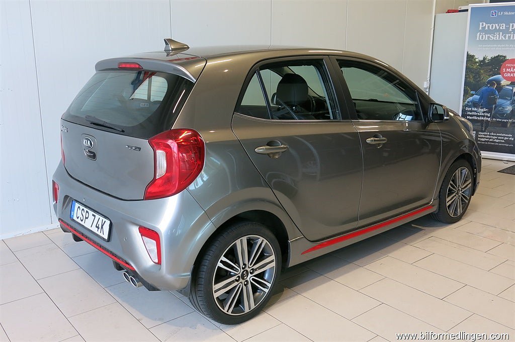 Vehicle Image 6