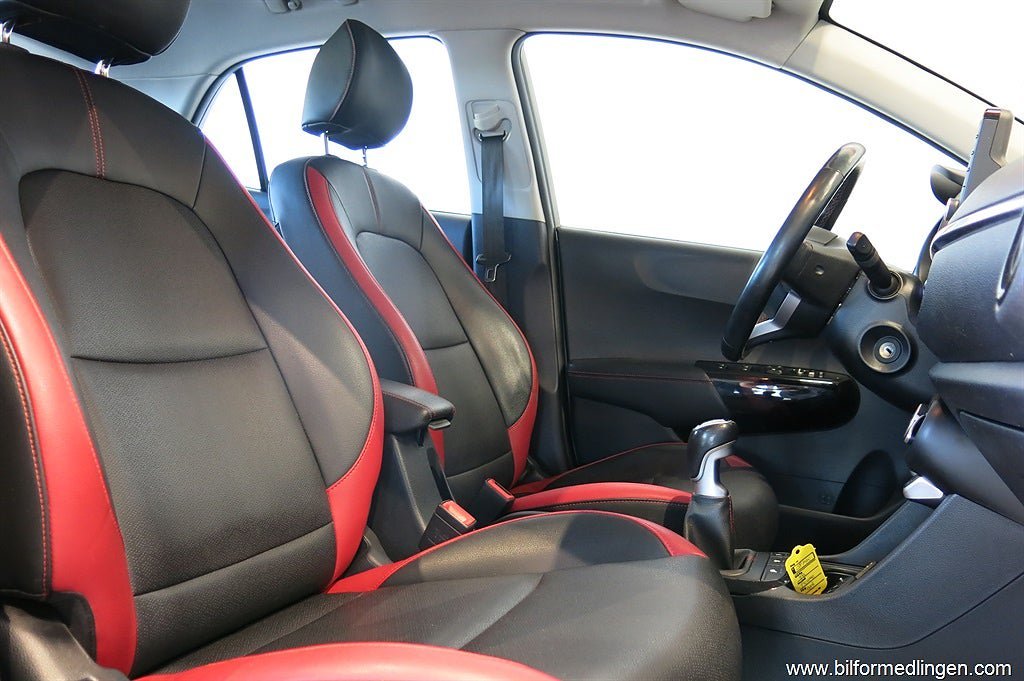 Vehicle Image 8