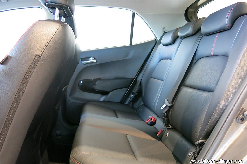 Vehicle Image 11