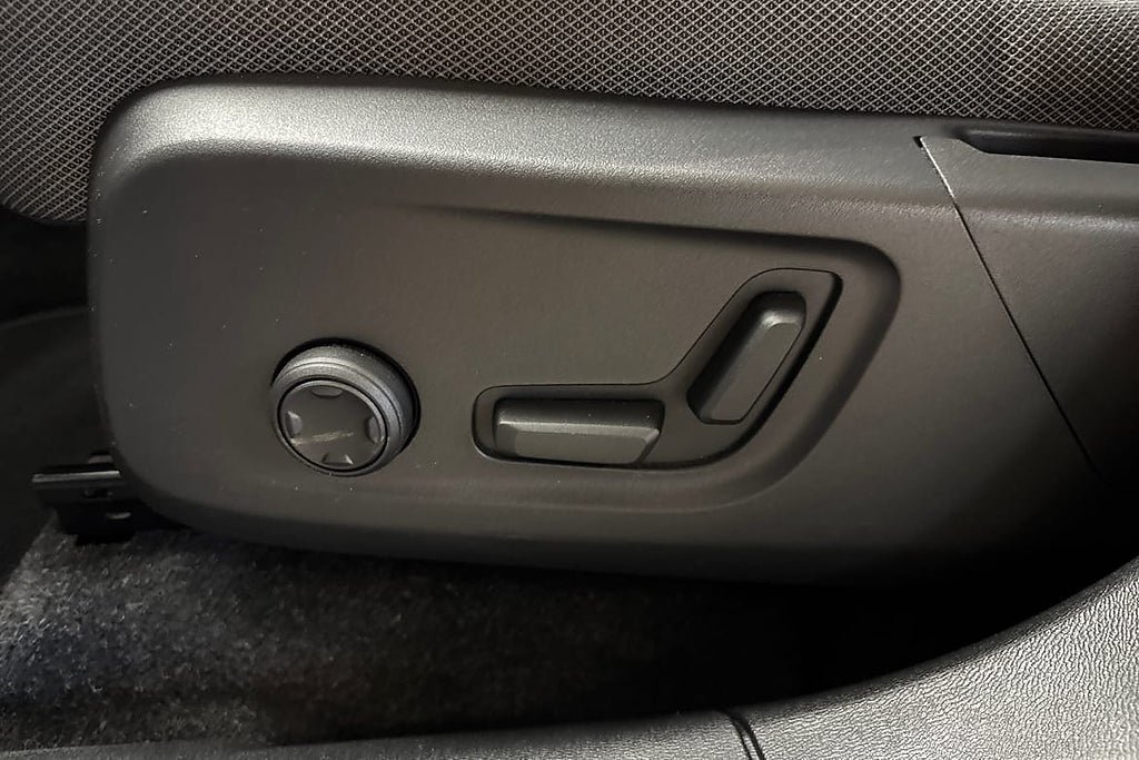 Vehicle Image 26
