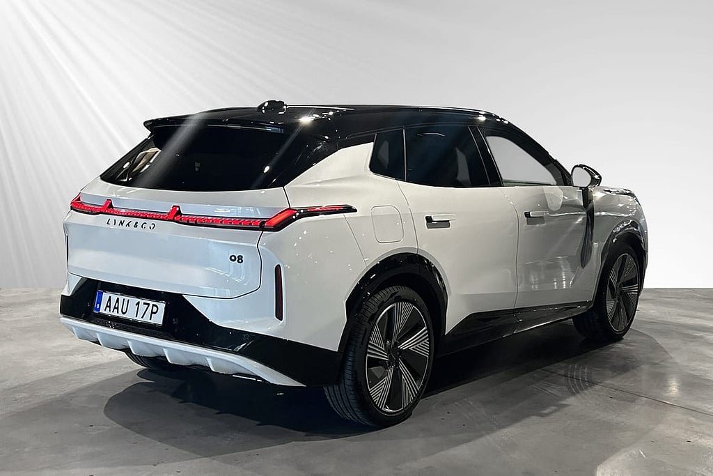 Vehicle Image 8
