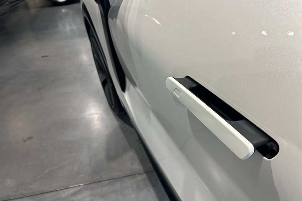Vehicle Image 25